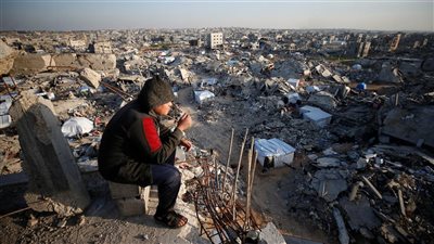 رسائل نصية ومكالمات صوتية .. حملات إسرائيلية خبيثة لتهجير الفلسطينيين من غزة