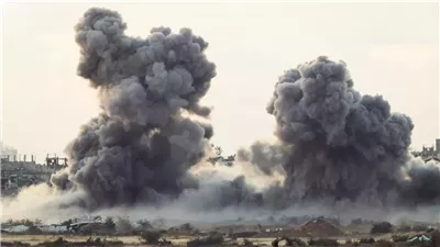 25 شهيدًا في غارات إسرائيلية استهدفت مدن ومخيمات شمال وجنوب غزة