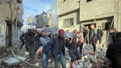  غارات إسرائيلية تستهدف أحياء خان يونس في قطاع غزة 