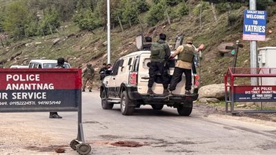 «الأكثر دموية».. مقتل 26 مدنيًا في هجوم إرهابي بكشمير