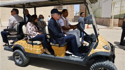 جولة تفقدية لمستشاري رئيس الجمهورية لمتابعة تطوير المنطقة الأثرية بالأهرامات