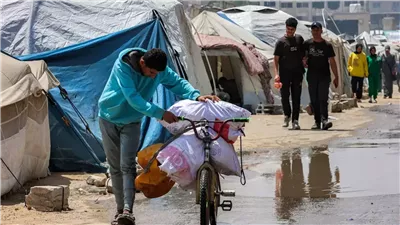 المساعدات سلاح حرب.. أونروا: الإمدادات الإنسانية على وشك النفاد في غزة