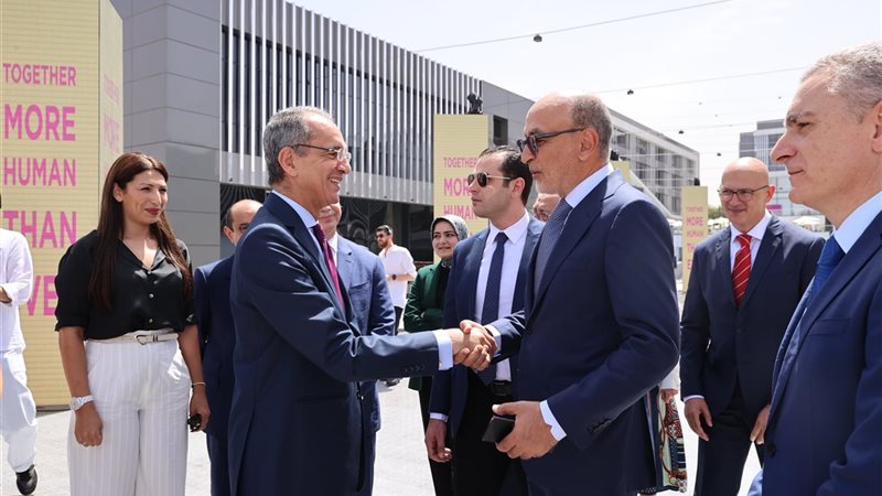 وزير الأتصالات