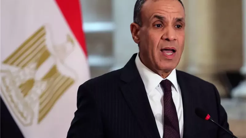 الدكتور بدر عبد العاطي،