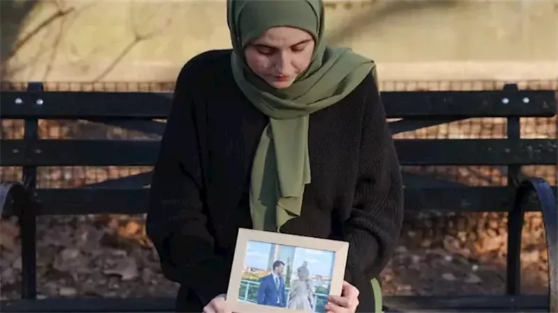 زوجة الفلسطيني المحتجز