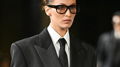 أسما إبراهيم ومي حلمي تتألقان ببدلات فضفاضة على خطى 