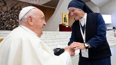 كسر السقف الزجاجي ببطء.. كيف غيّر البابا فرنسيس وجه المرأة في الفاتيكان؟