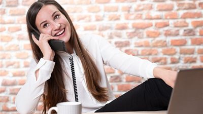 في يومهم العالمي.. هل يهدد الذكاء الإصطناعي مستقبل المهنيين الإداريين ؟