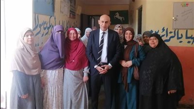 وزير التعليم مع معلمات وأولياء أمور مدارس الشرقية : هنسمع كل طلباتكم