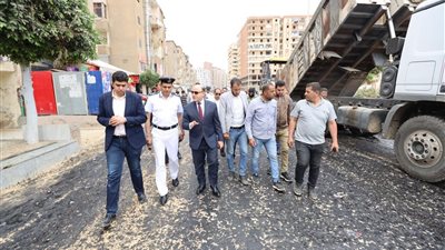 محافظ كفرالشيخ يشدد على الالتزام بالمواصفات الفنية والجدول الزمني لرصف الطرق
