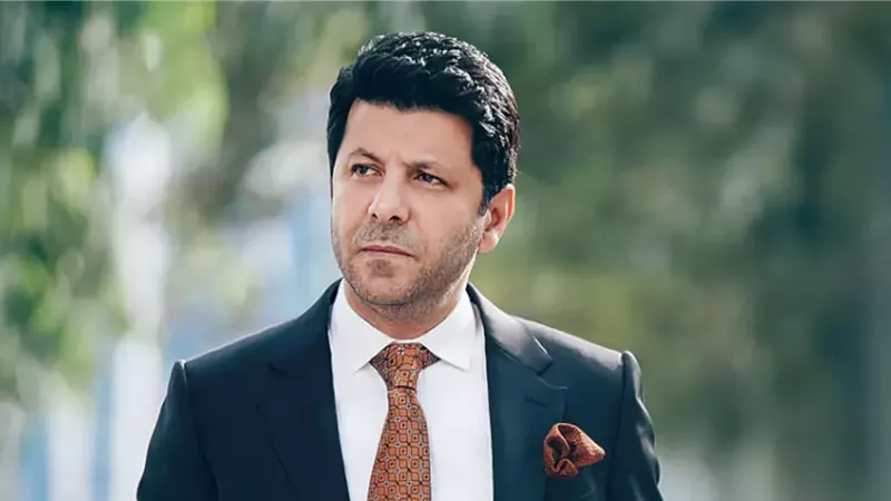 الفنان إياد نصار
