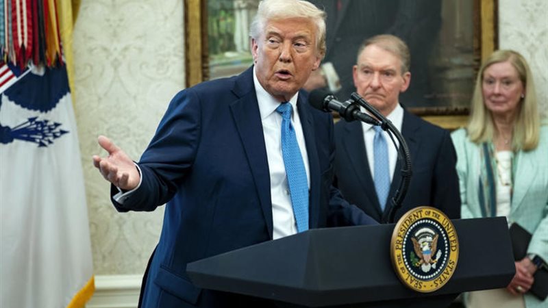 الرئيس الأمريكي دونالد