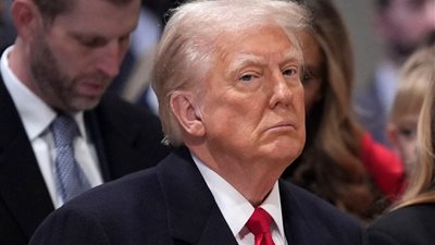 «وول ستريت جورنال»: واشنطن تدرس خفض الرسوم الجمركية على الصين بنسبة 50% 