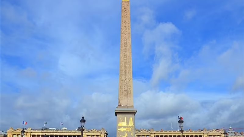 رسائل سرية على مسلة