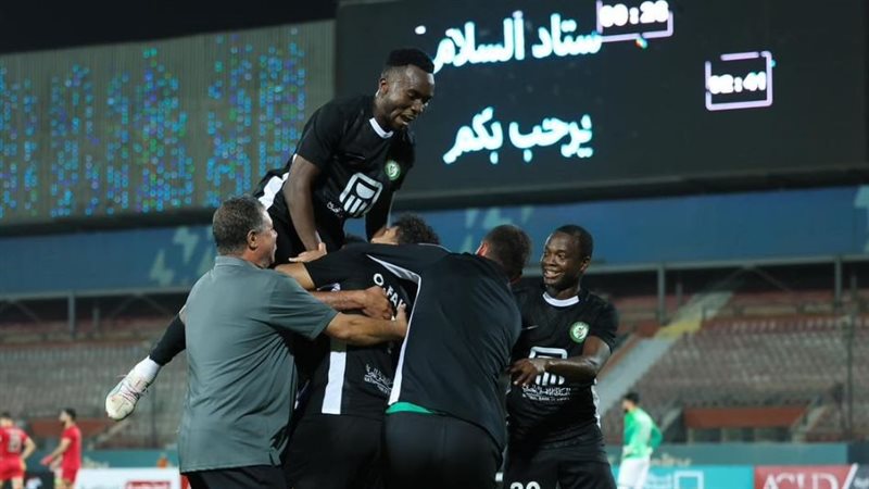 فرحة لاعبو البنك