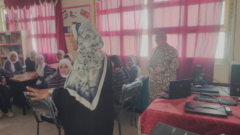 جانب من الندوة