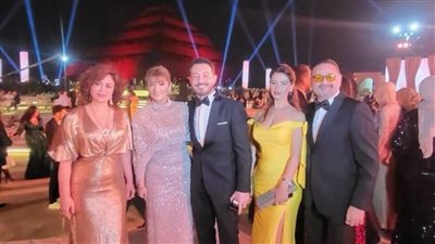 إلهام شاهين تهنئ ليلي زاهر و هشام جمال بطريقتها الخاصة 