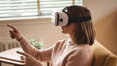 تجربة الحمل بتقنية الواقع الافتراضي : هل نعيش مشاعر الأمومة قبل بدايتها؟