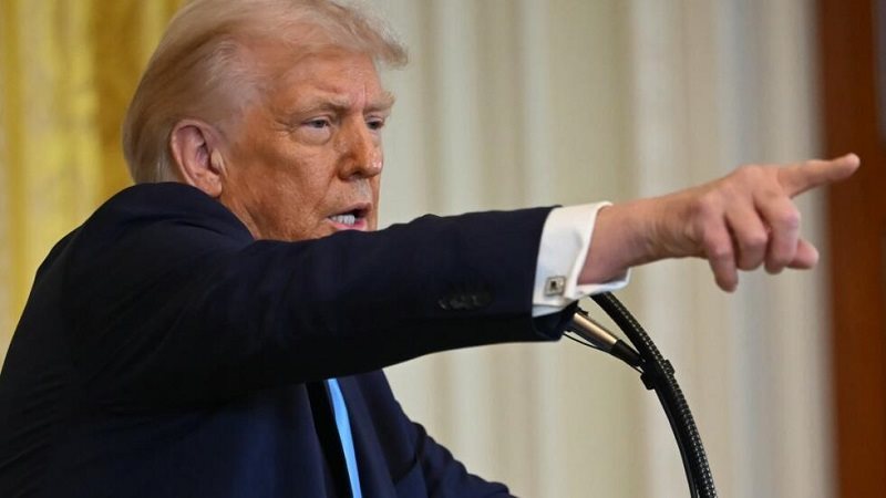 الرئيس الأمريكي دونالد