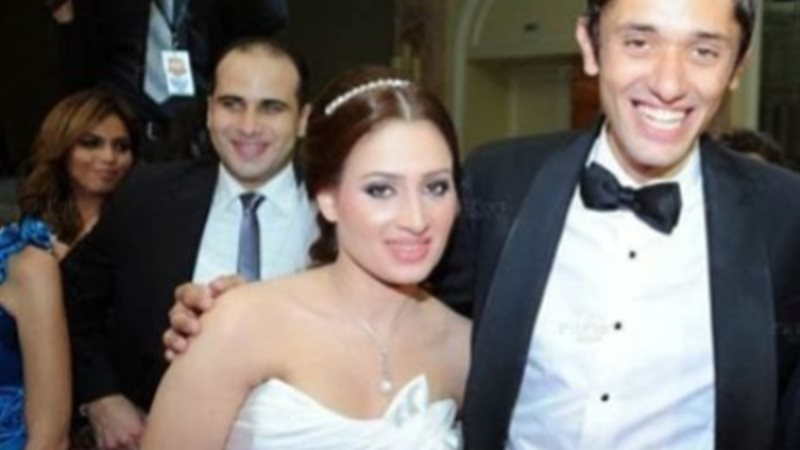 كريم محمود عبد العزيزوزوجته