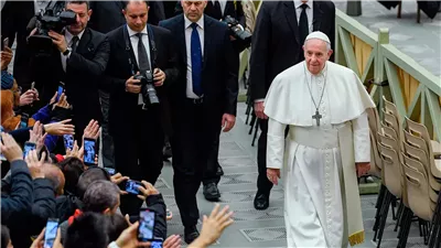 لُقب بـ «الرجل الأكثر أناقة» .. كيف أصبح البابا فرنسيس رمزًا للموضة؟