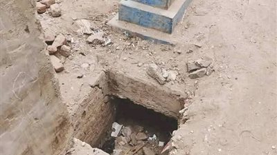 ليس بها أموات.. مصدر يكشف حقيقة سرقة أبواب مقابر أخميم القديمة بسوهاج