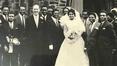 صور زفاف نادرة من الماضي تُثبت أن الحب لا يعرف زمنًا