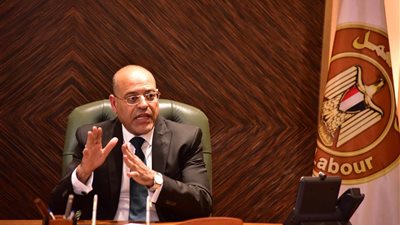 محمد جبران: قانون «العمل الجديد» يضع حداً للفصل التعسفي ويحفظ كرامة العامل