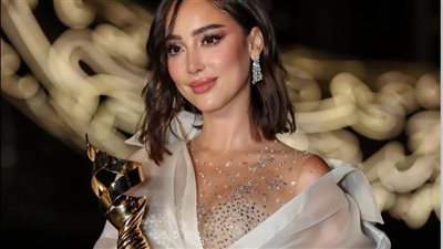 إطلالات فخمة.. حضور النجوم والنجمات في حفل Emigala 2025