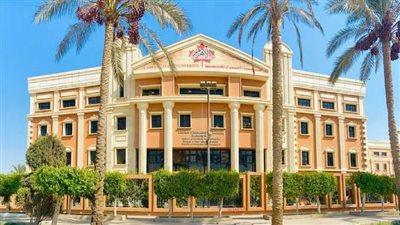 إصابة 30 طالبًا وطالبة أثناء حفل في جامعة الأهرام الكندية                    