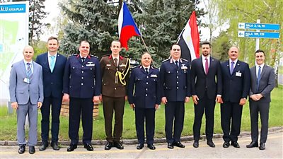 قائد القوات الجوية يلتقي عدد من مسئولي القوات المسلحة خلال زيارته للتشيك