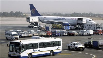 حادث تصادم أتوبيس بمطار القاهرة قبل إقلاع رحلة مصر للطيران إلى أربيل