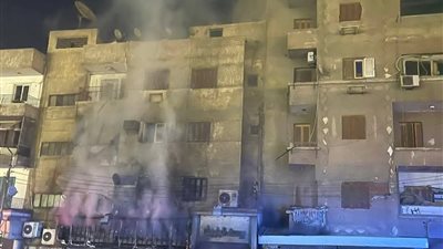 الحماية المدنية بالشرقية تدفع بـ12 سيارة مطافي للسيطرة على حريق بشارع تجاري 