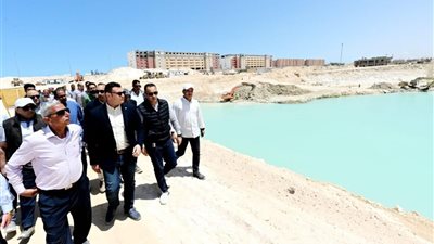 وزير الإسكان يتفقد مارينا 8 ومارينا by the lake ومشروع إنشاء ممشى الخدمات