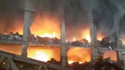 حريق يلتهم مخزن خردة بمدينة أكتوبر والحماية المدنية تمنع امتداده 