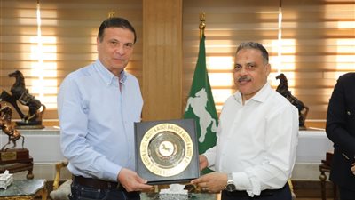 وزير الزراعة ومحافظ الشرقية يتابعان سبل الارتقاء بالقطاع