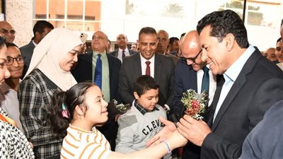 وزير الرياضة ومحافظ القليوبية يفتتحان مشروعات جديدة بمركز التنمية الشبابية