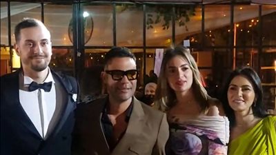 غياب الزعيم عن حفل زفاف نجلة شقيقه عصام إمام يثير التساؤلات عن حالته الصحية 