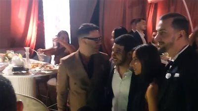 أول ظهور لأحفاد الزعيم بحفل زفاف ابنة شقيقه عصام  إمام 