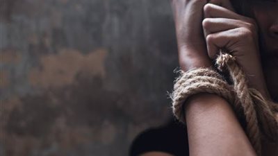 تفاصيل واقعة استدراج شاب والاعتداء عليه داخل شقة راقصة بالهرم