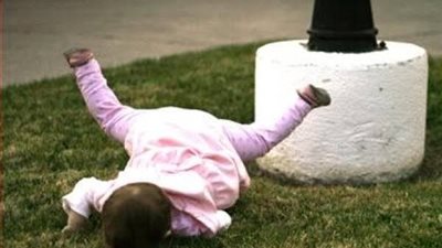 وفاة طفلة إثر سقوطها من الطابق الخامس في الإسماعيلية 