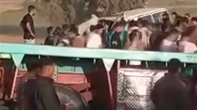 إصابة 16 شخصا في تصادم تريلا بسيارتين ميكروباص على الطريق الإقليمي بالشرقية