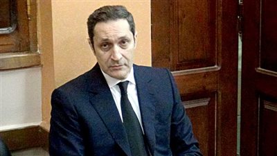 نجل علاء مبارك ينفي ما تردد بشأن حضور والده حفل افتتاح المتحف