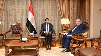 صبحي يلتقي علاء مشرف لدعمه قبل انتخابات الاتحاد الدولي لتنس الطاولة