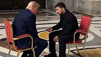 خبير شفاه يفك طلاسم لقاء ترامب وزيلينسكي التاريخي فى جنازة بابا الفاتيكان