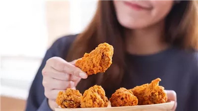 دراسة تحذر من مخاطر الإفراط في تناول الدجاج.. هل هو الخيار الصحي؟