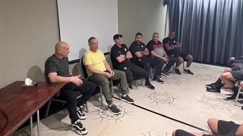 اجتماع حسام حسن مع