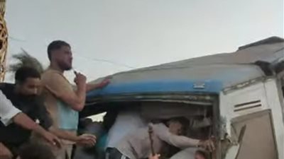 حادث بطريق الواحات.. إصابة ركاب إثر اصطدام أتوبيس بلوحة إعلانية