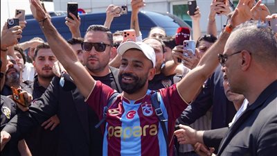 «صلاح قادم».. طرابزون سبور يحتفي بوصول محمد صلاح إلى إسطنبول