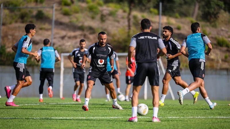 الأهلي في معسكره
